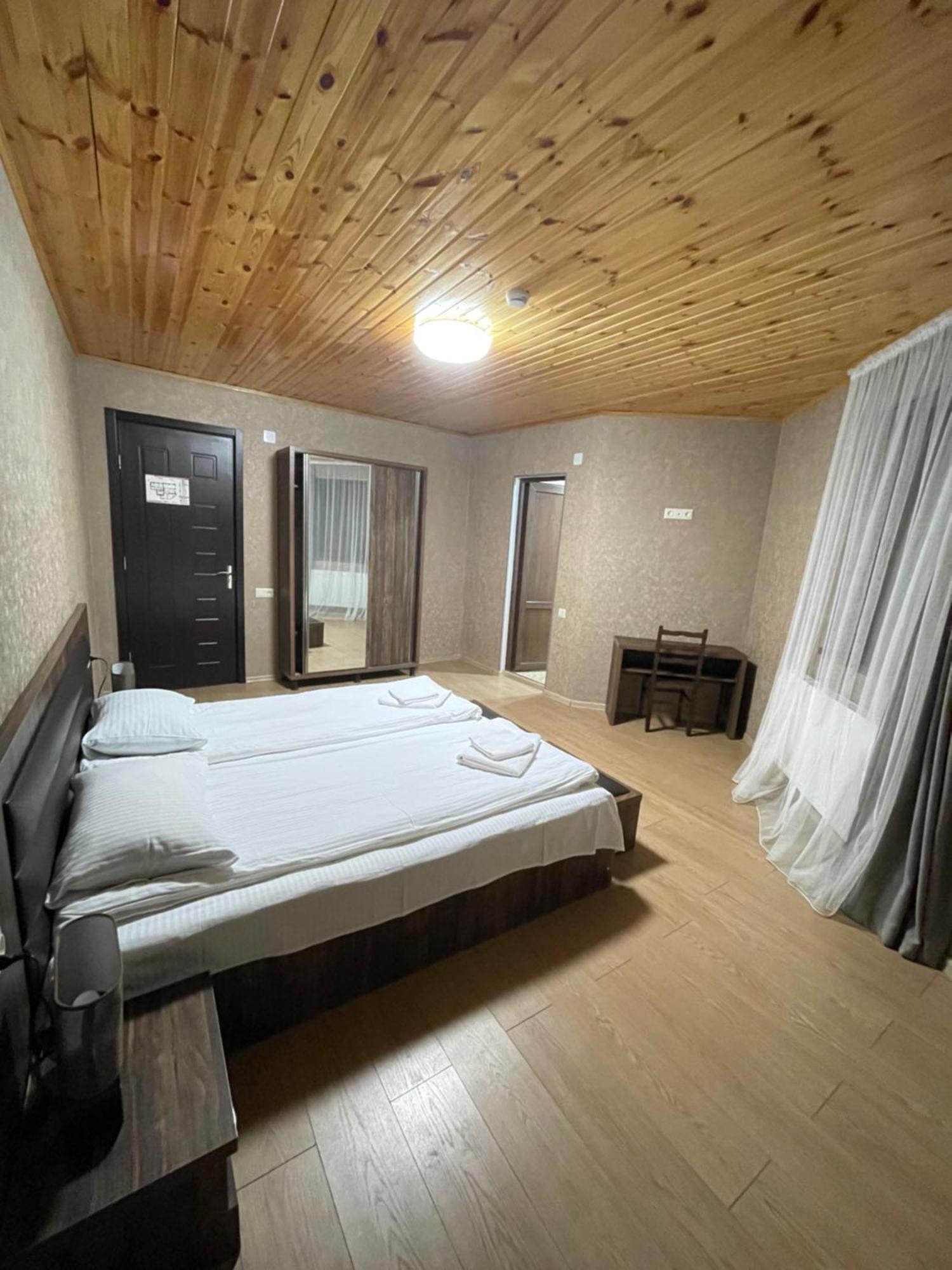 Hotel Elite House Mestia Bilik gambar