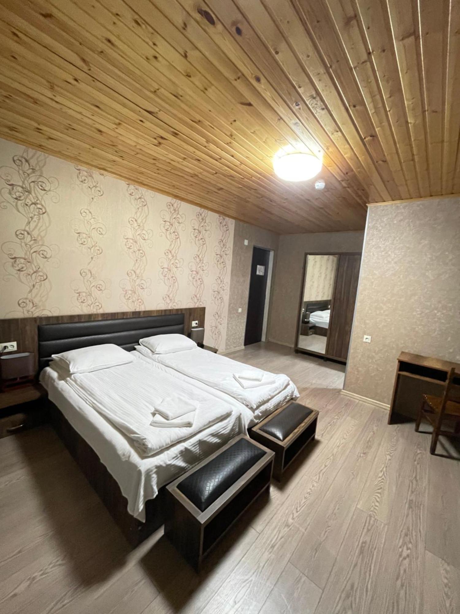 Hotel Elite House Mestia Bilik gambar